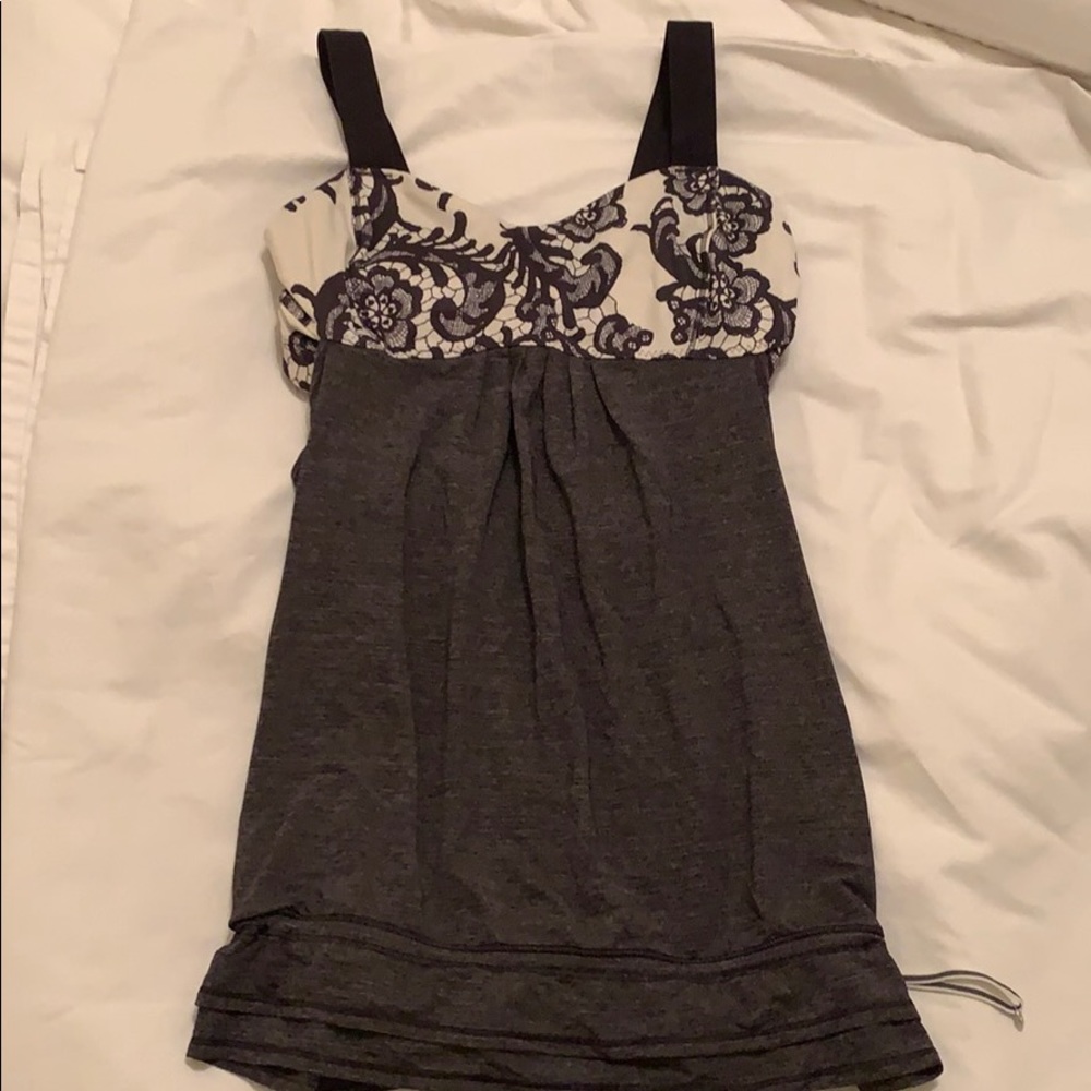 Lululemon sleveless top